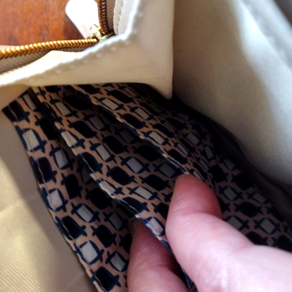 Tula Light Gray Leather Crossbody Bag - Picture 6 of 10